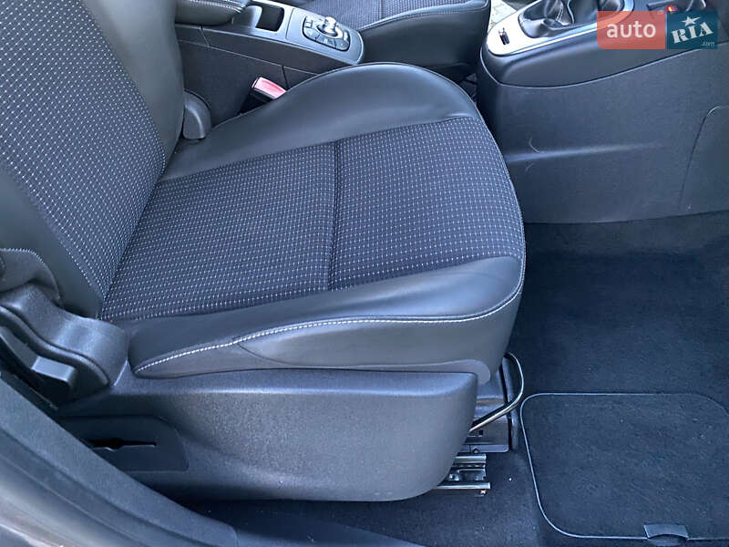 Мінівен Renault Scenic 2013 в Дубні