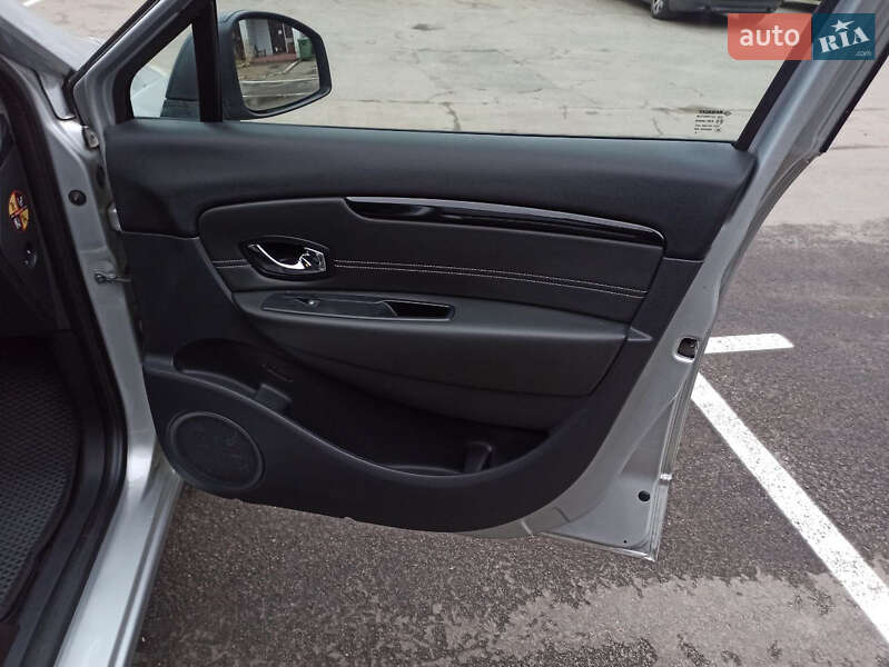 Минивэн Renault Scenic 2015 в Киеве фото 18 Минивэн Renault Scenic 2015 в Киеве