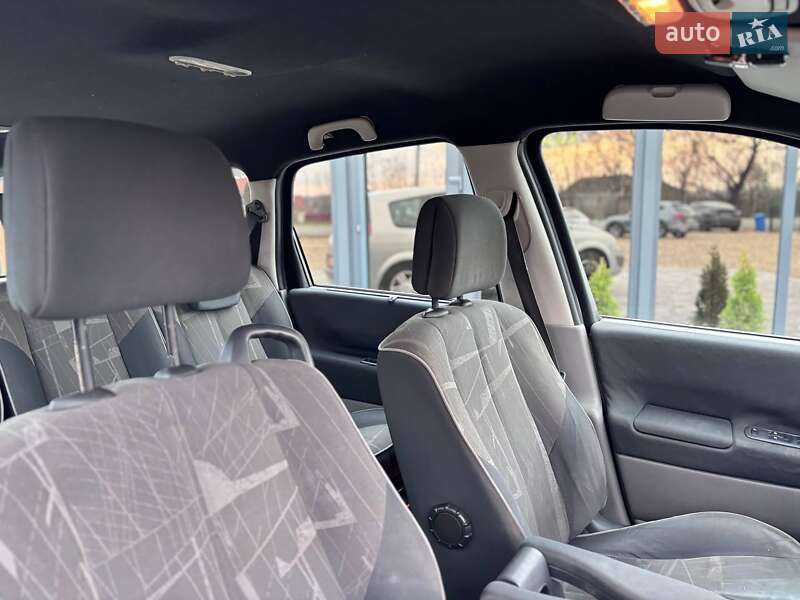 Мінівен Renault Scenic 2004 в Коломиї