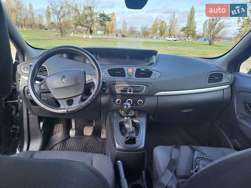 Минивэн Renault Scenic 2011 в Каменском