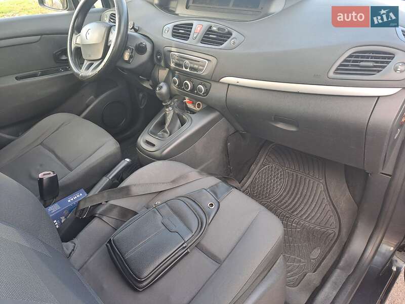 Минивэн Renault Scenic 2011 в Каменском