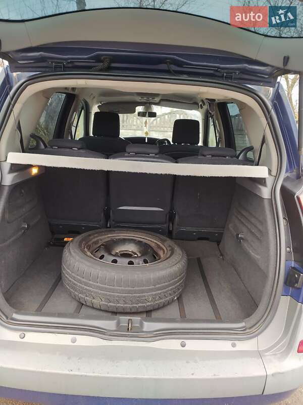 Минивэн Renault Scenic 2007 в Остроге