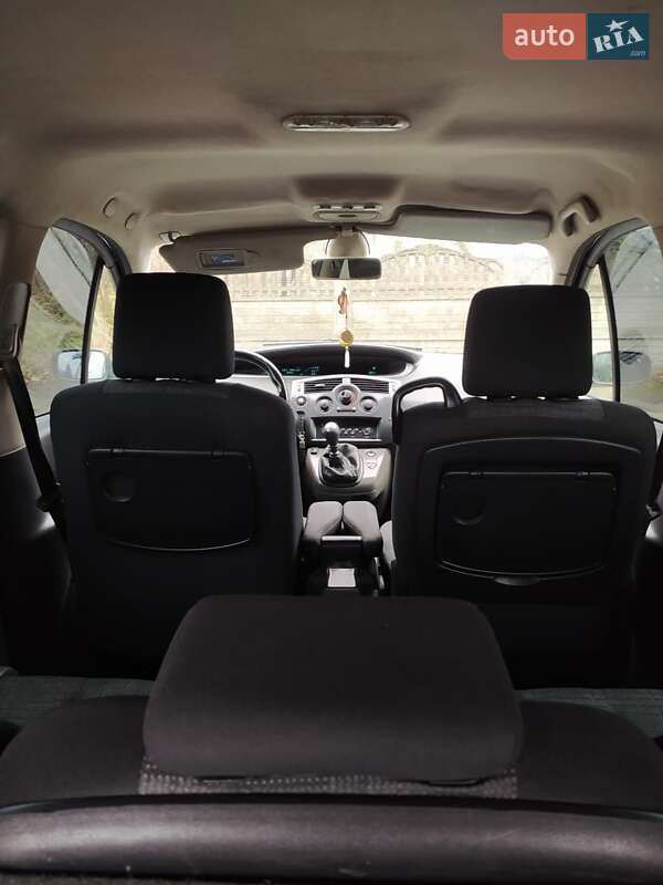 Минивэн Renault Scenic 2007 в Остроге
