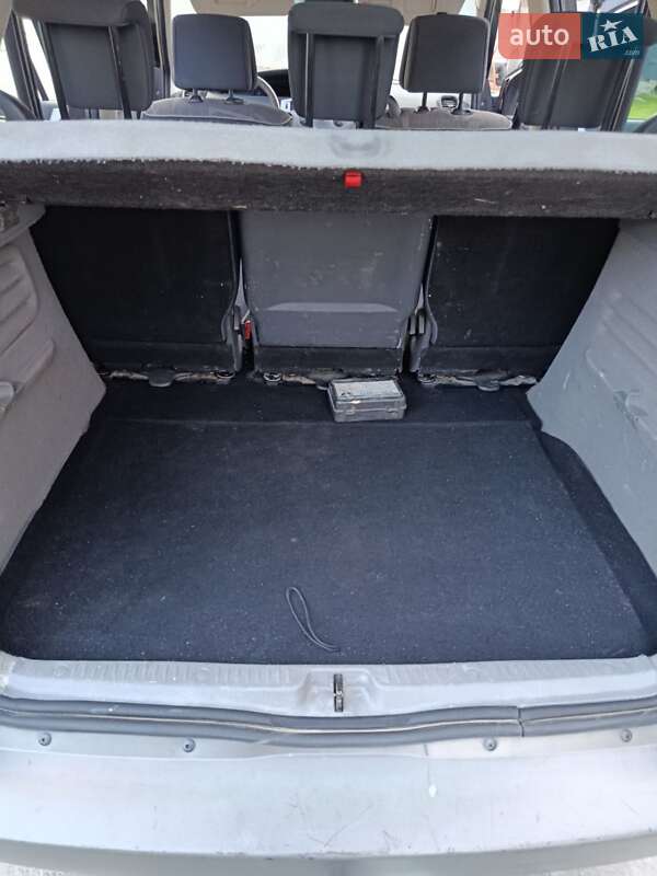 Минивэн Renault Scenic 2003 в Демидовке