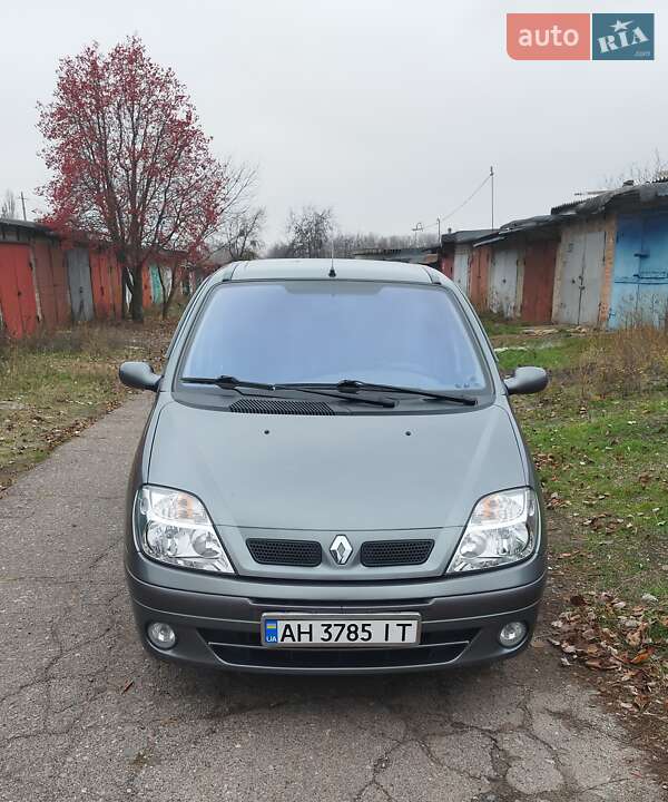 Минивэн Renault Scenic 2002 в Краматорске