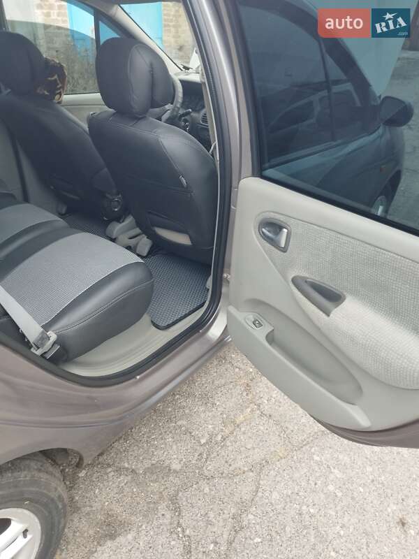 Минивэн Renault Scenic 2002 в Краматорске