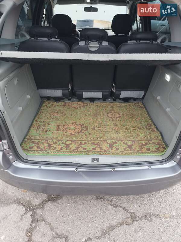 Минивэн Renault Scenic 2002 в Краматорске