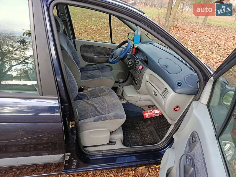 Мінівен Renault Scenic 2000 в Рівному
