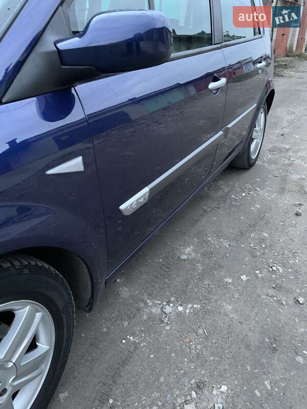 Минивэн Renault Scenic 2005 в Запорожье