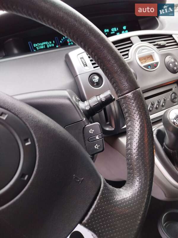 Минивэн Renault Scenic 2005 в Запорожье