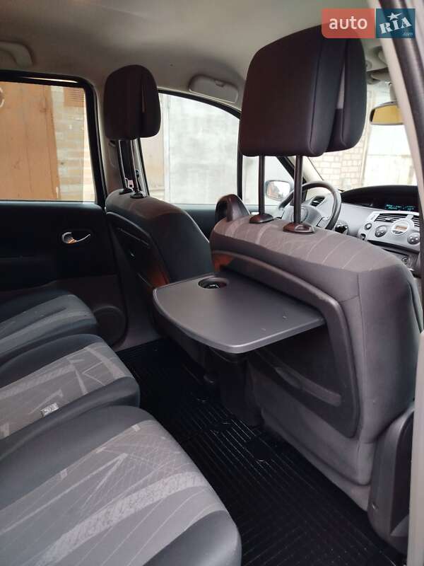 Минивэн Renault Scenic 2005 в Запорожье