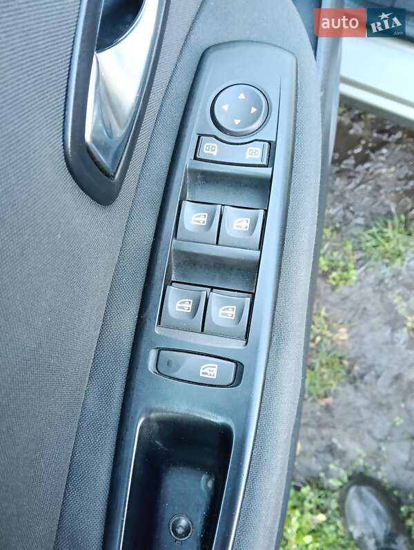 Мінівен Renault Scenic 2010 в Сумах фото 12 Мінівен Renault Scenic 2010 в Сумах