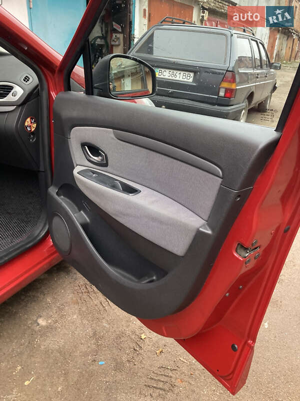 Мінівен Renault Scenic 2011 в Рівному