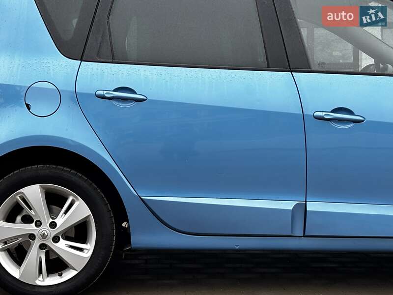 Мінівен Renault Scenic 2012 в Красилові
