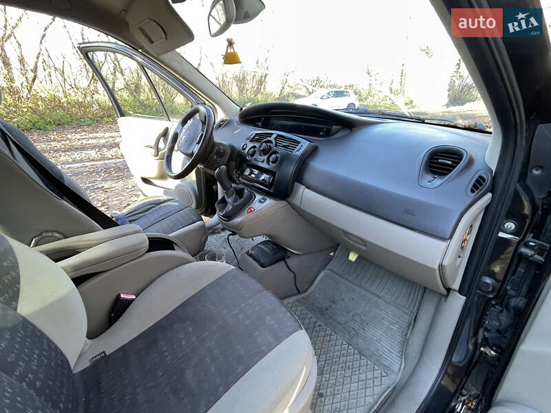Минивэн Renault Scenic 2004 в Дрогобыче
