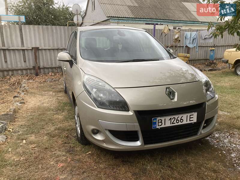 Мінівен Renault Scenic 2009 в Миргороді