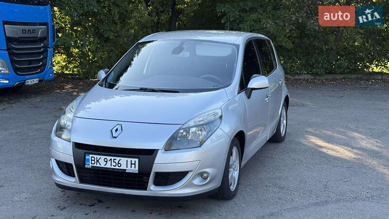 Минивэн Renault Scenic 2009 в Ровно