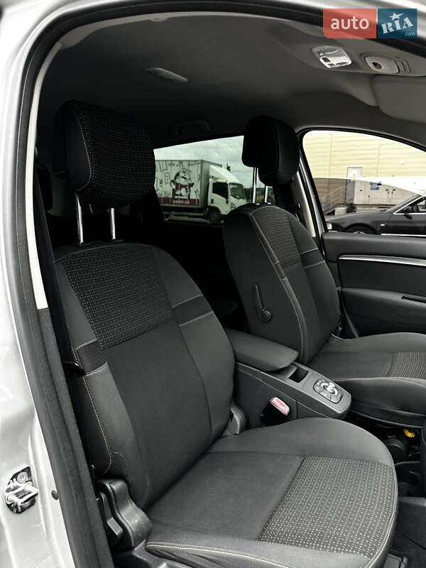 Минивэн Renault Scenic 2009 в Ровно