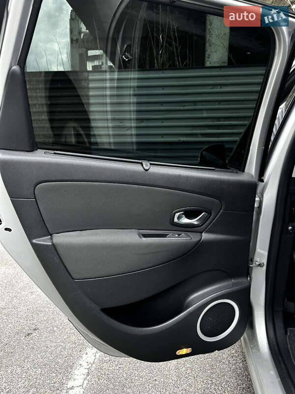 Минивэн Renault Scenic 2009 в Ровно