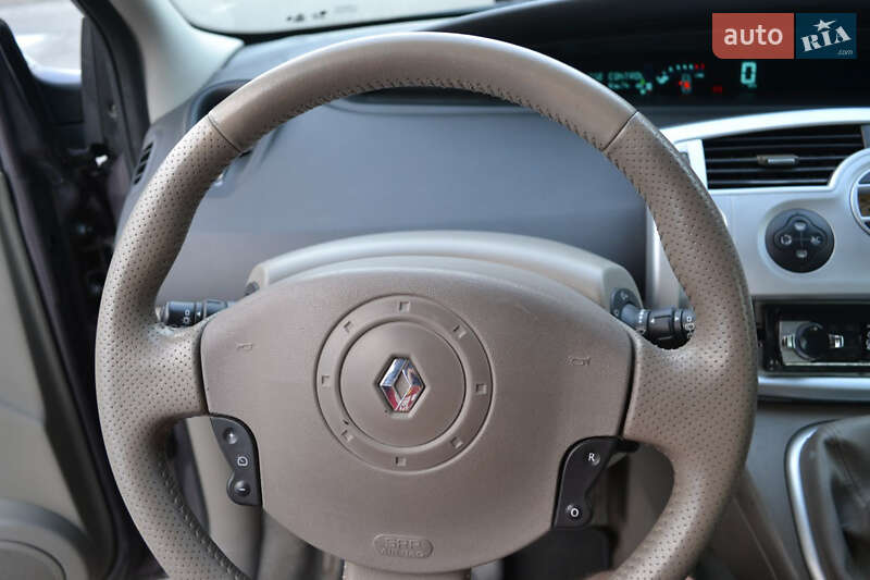 Минивэн Renault Scenic 2005 в Луцке