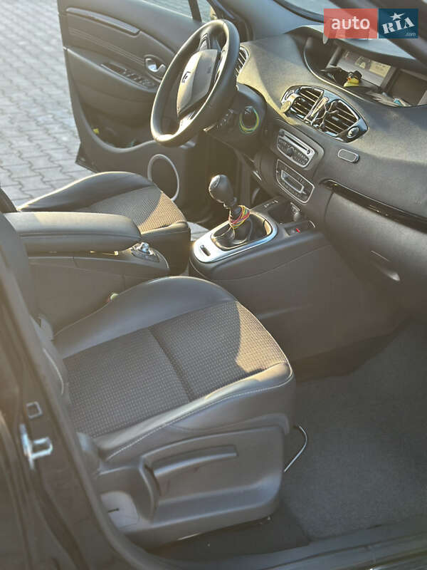 Мінівен Renault Scenic 2011 в Костопілі