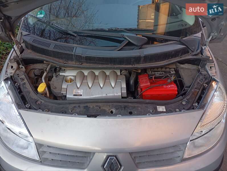 Минивэн Renault Scenic 2004 в Кривом Роге