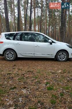 Минивэн Renault Scenic 2013 в Гадяче