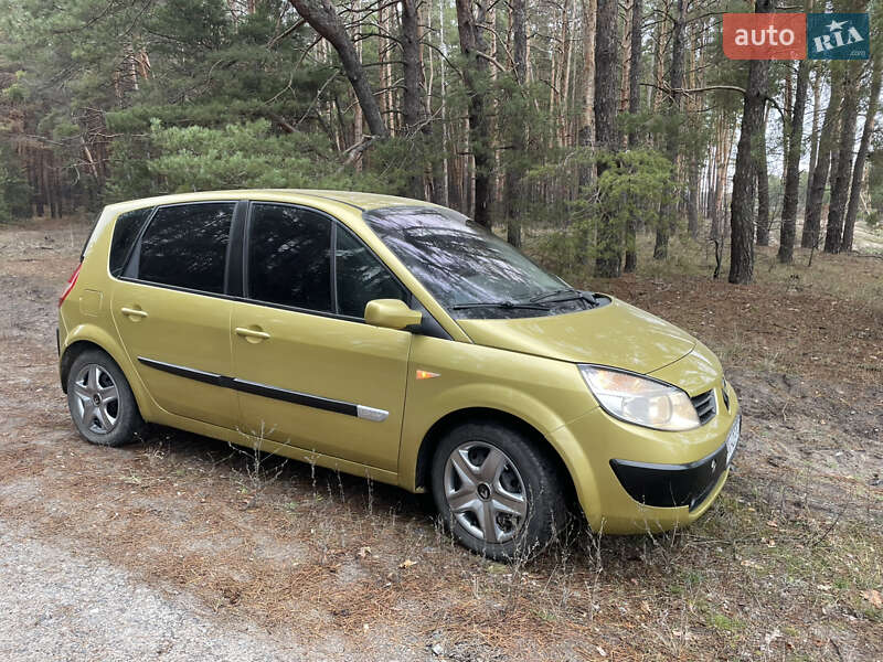 Мінівен Renault Scenic 2005 в Зміїві