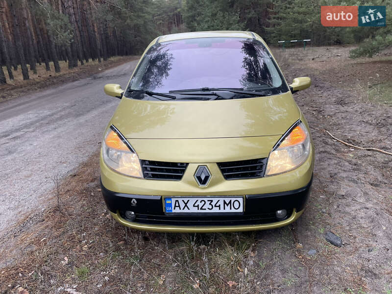 Мінівен Renault Scenic 2005 в Зміїві
