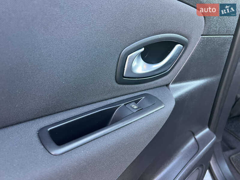 Мінівен Renault Scenic 2009 в Лубнах