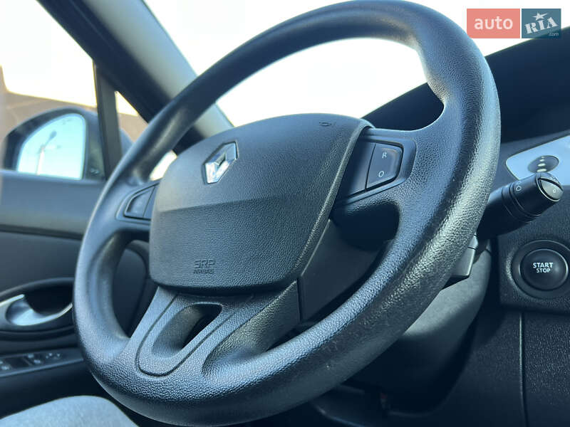 Мінівен Renault Scenic 2009 в Лубнах