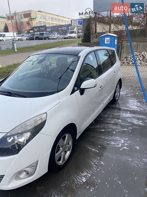 Мінівен Renault Scenic 2011 в Львові