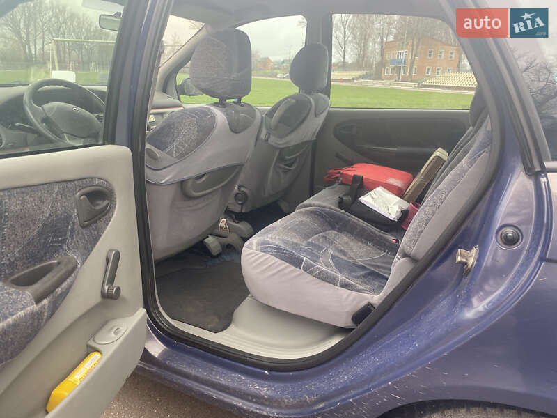 Минивэн Renault Scenic 2001 в Ромнах фото 7 Минивэн Renault Scenic 2001 в Ромнах