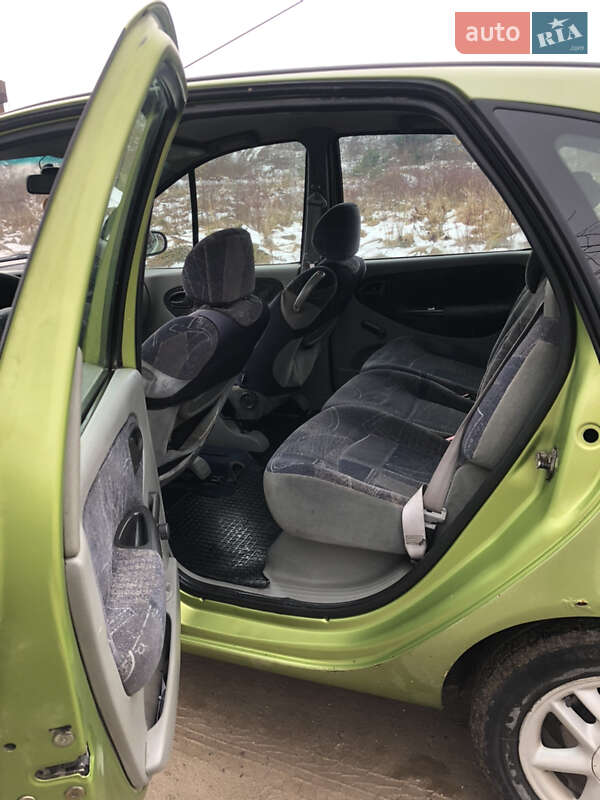 Мінівен Renault Scenic 2002 в Перемишлянах