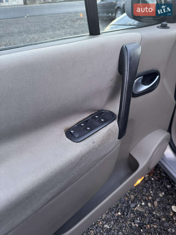 Минивэн Renault Scenic 2005 в Виноградове