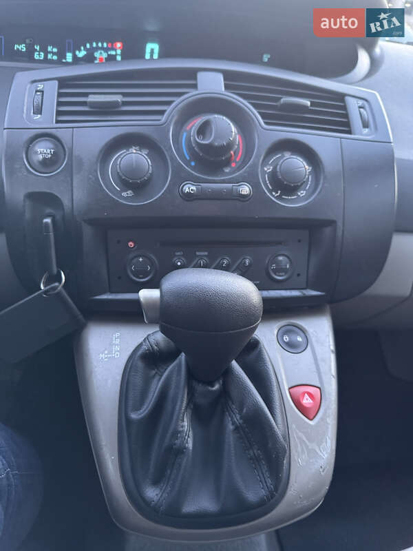 Минивэн Renault Scenic 2005 в Виноградове