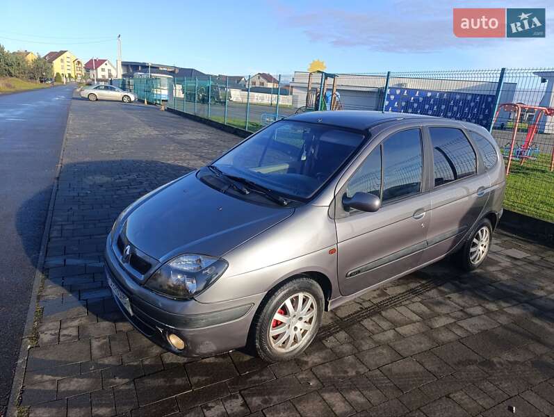 Минивэн Renault Scenic 2000 в Ужгороде