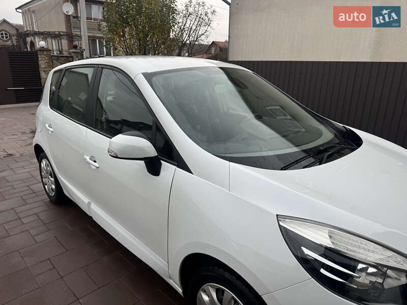 Мінівен Renault Scenic 2012 в Радивиліві