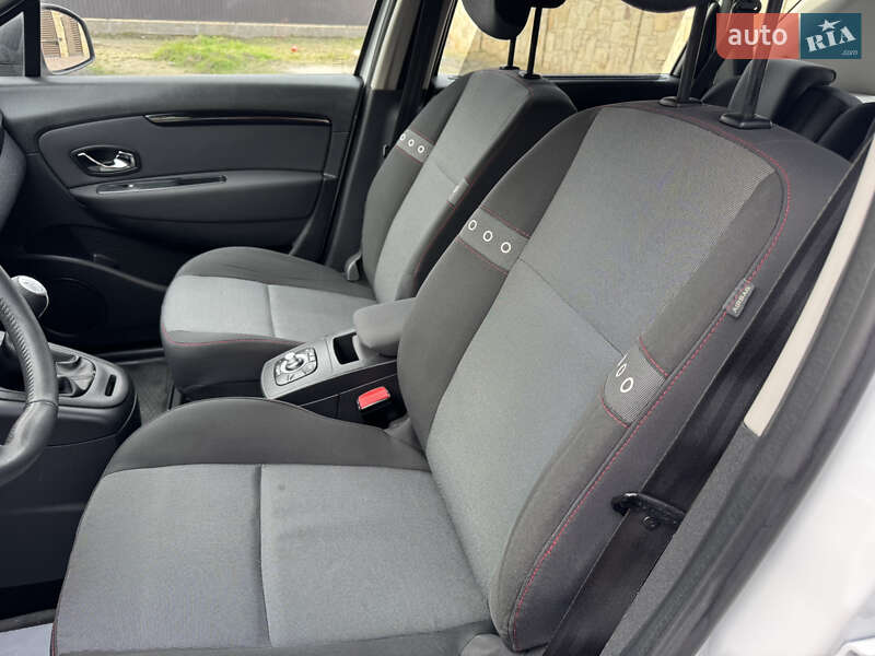 Мінівен Renault Scenic 2012 в Радивиліві