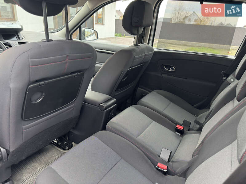 Мінівен Renault Scenic 2012 в Радивиліві