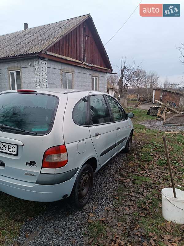 Мінівен Renault Scenic 2001 в Калинівці