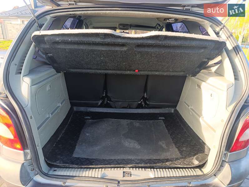 Минивэн Renault Scenic 2000 в Ужгороде