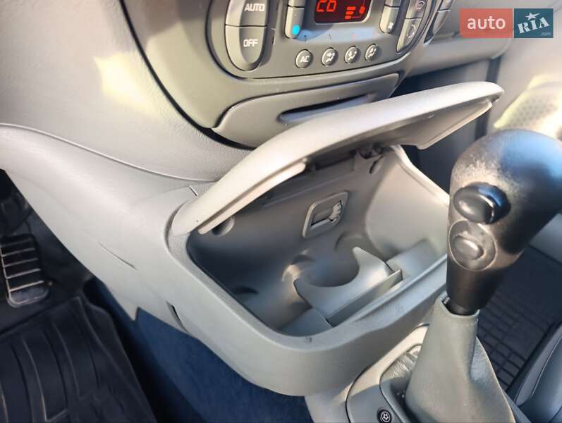 Минивэн Renault Scenic 2000 в Ужгороде