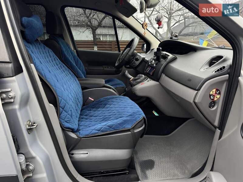 Мінівен Renault Scenic 2003 в Володимирі