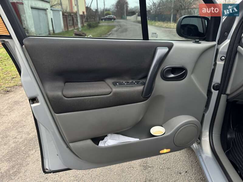 Мінівен Renault Scenic 2003 в Володимирі