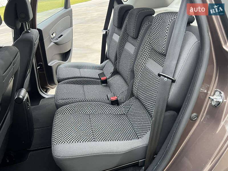 Минивэн Renault Scenic 2011 в Луцке фото 92 Минивэн Renault Scenic 2011 в Луцке