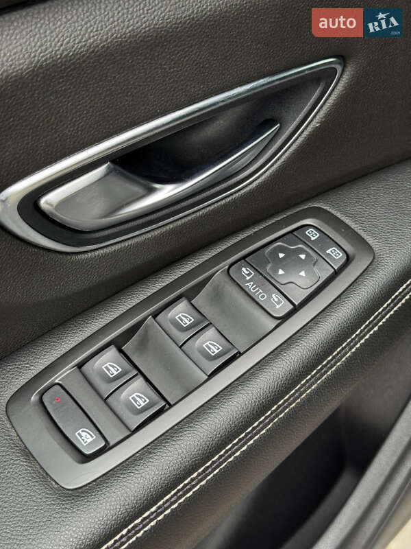 Минивэн Renault Scenic 2016 в Луцке