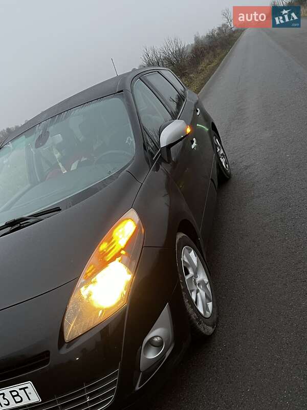 Минивэн Renault Scenic 2011 в Костополе