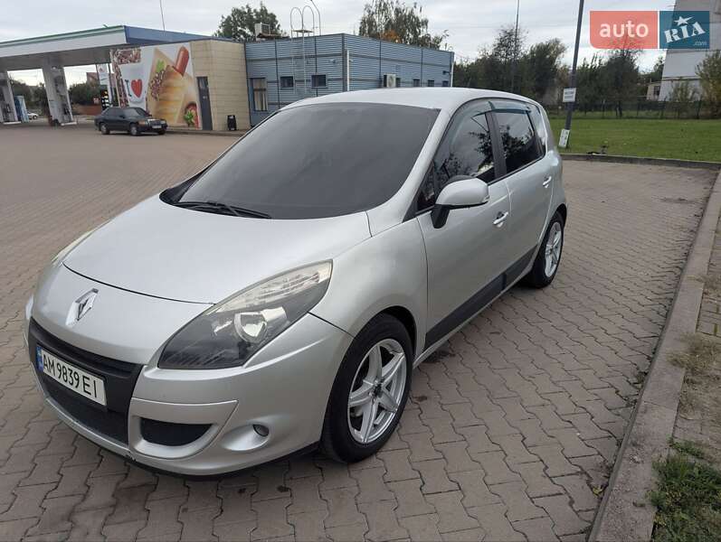 Мінівен Renault Scenic 2010 в Житомирі