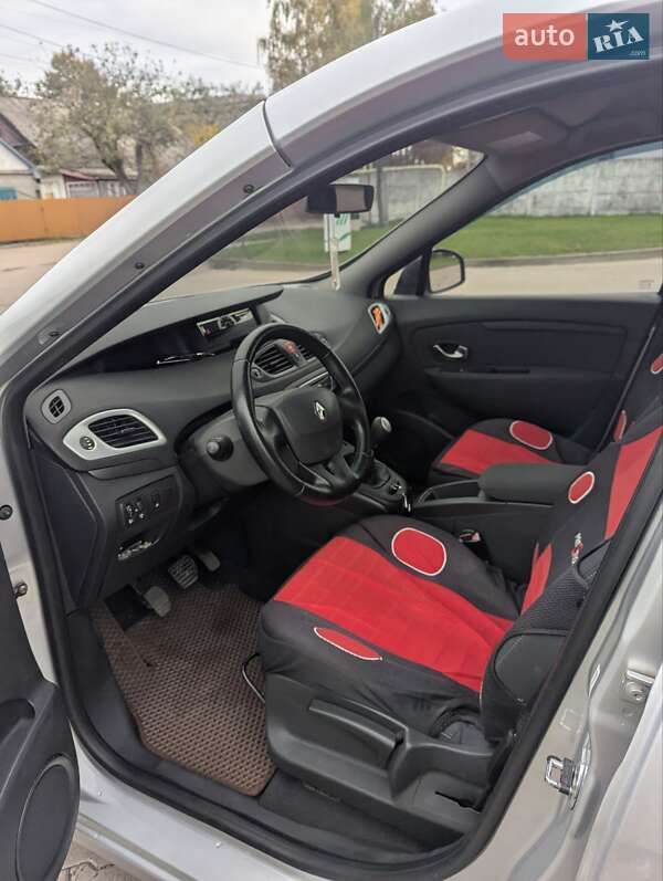 Мінівен Renault Scenic 2010 в Житомирі